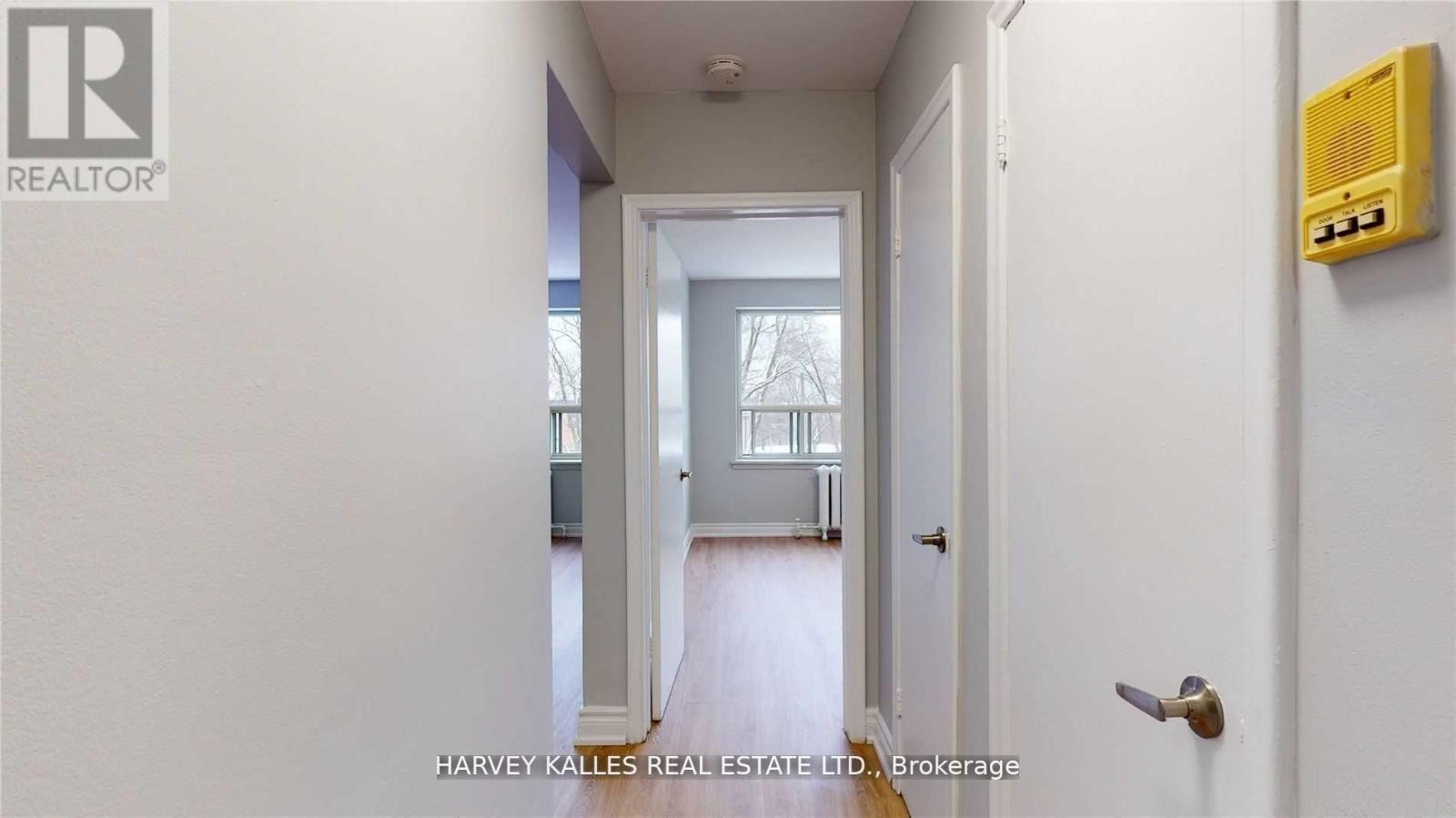 112 - 4 Greentree Court, Toronto, Ontario  M6M 2A5 - Photo 11 - W12155673