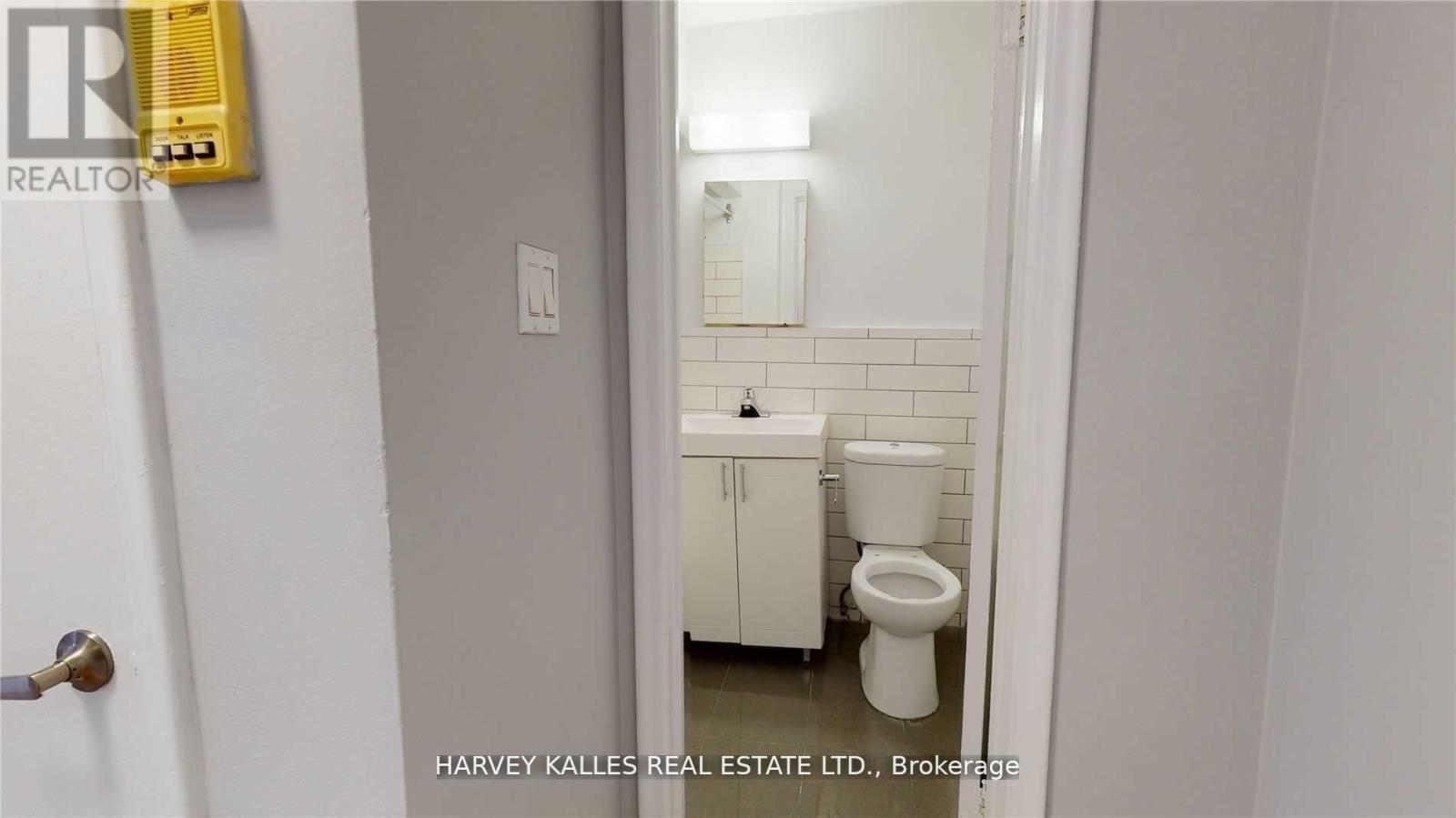 112 - 4 Greentree Court, Toronto, Ontario  M6M 2A5 - Photo 12 - W12155673
