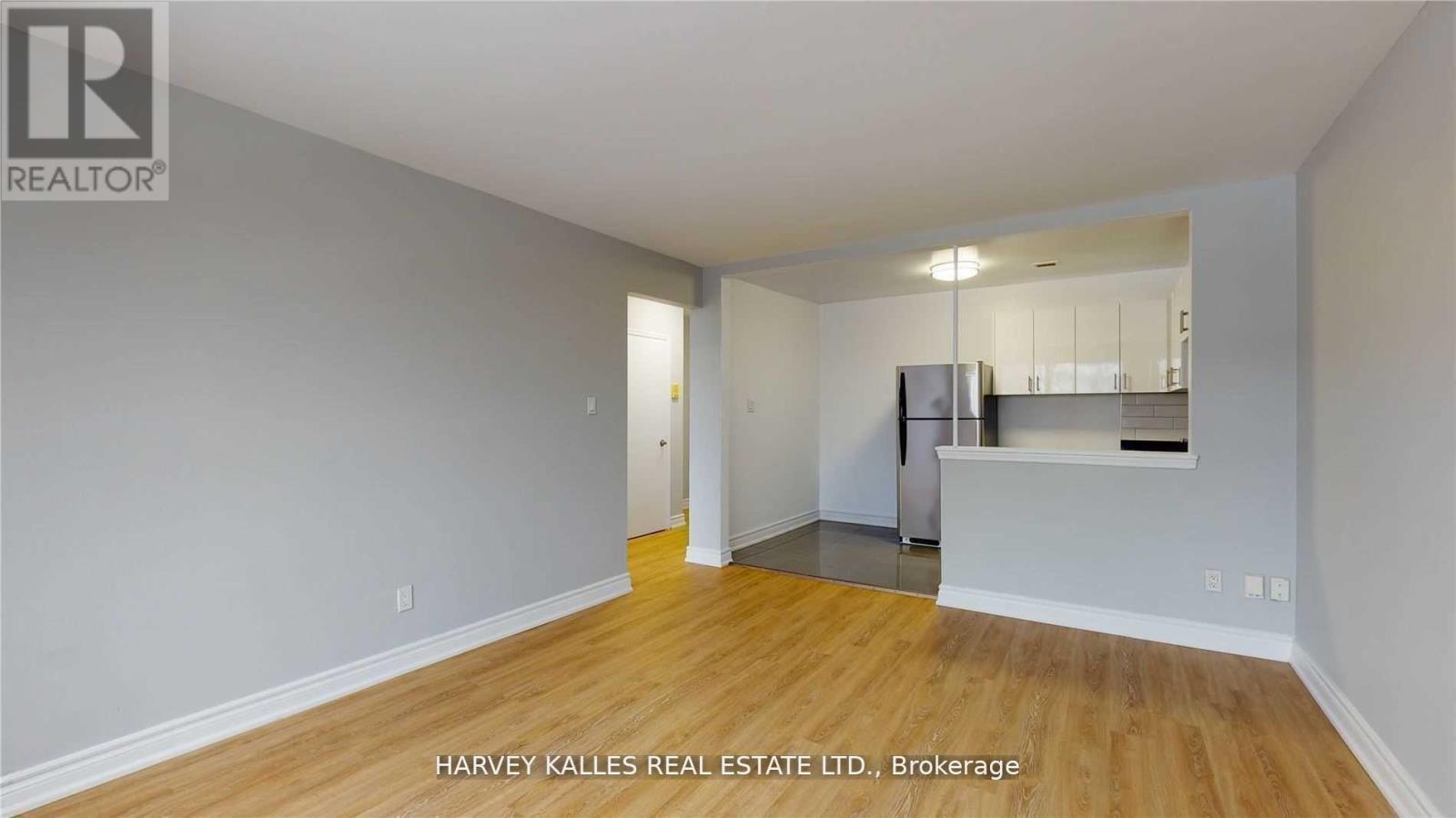 112 - 4 Greentree Court, Toronto, Ontario  M6M 2A5 - Photo 4 - W12155673