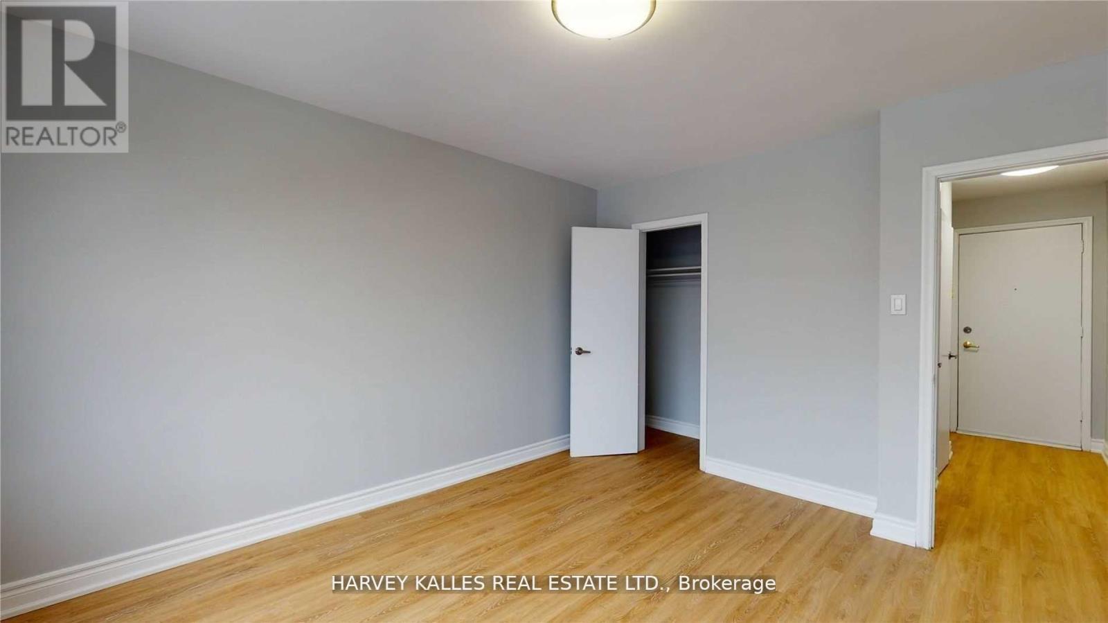 112 - 4 Greentree Court, Toronto, Ontario  M6M 2A5 - Photo 9 - W12155673