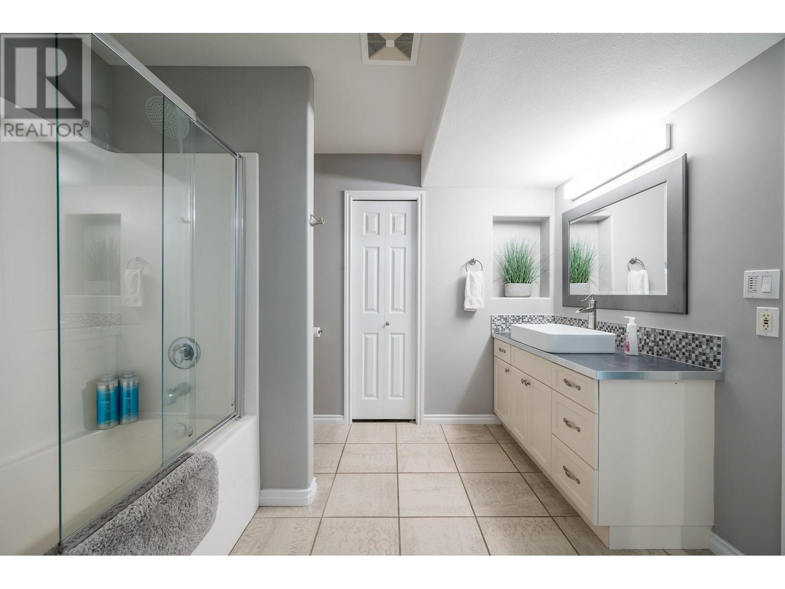 4705 Spurraway Road, Kamloops, British Columbia  V2H 1M6 - Photo 25 - 10348239