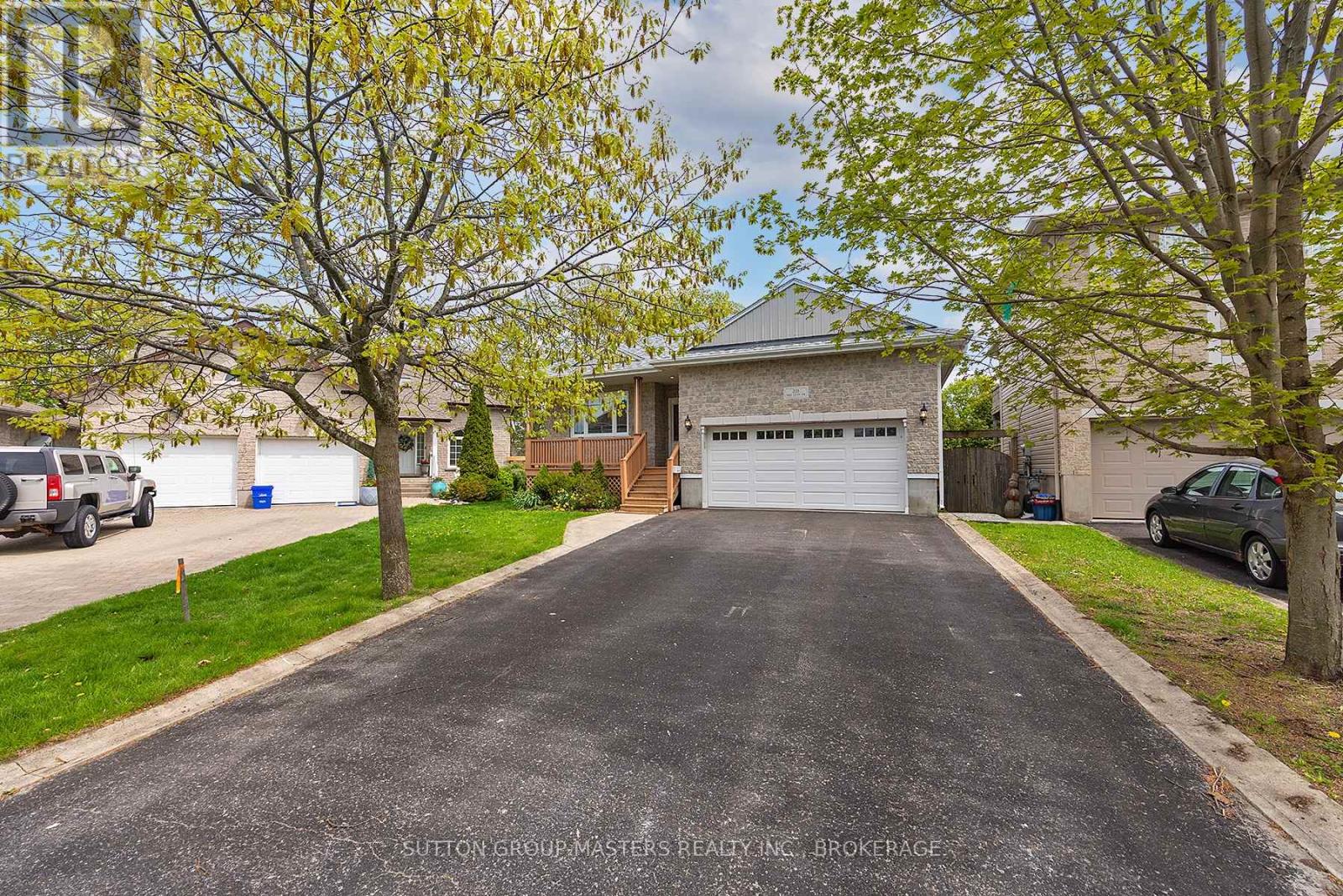 Property at 221 AMY LYNN DRIVE image 1
