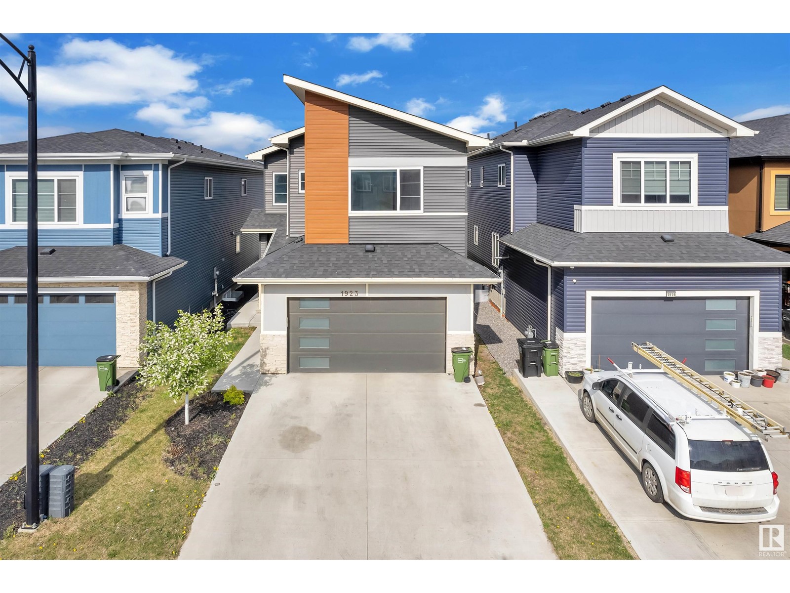 1923 22 St Nw, Edmonton, Alberta  T6T 2L2 - Photo 2 - E4437058