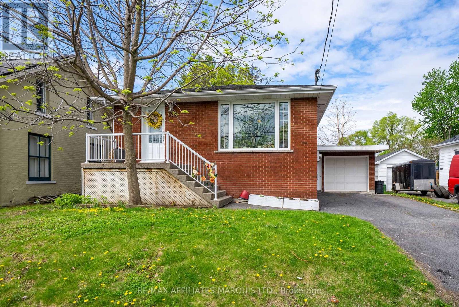 Property at 828 AUGUSTUS STREET image 2