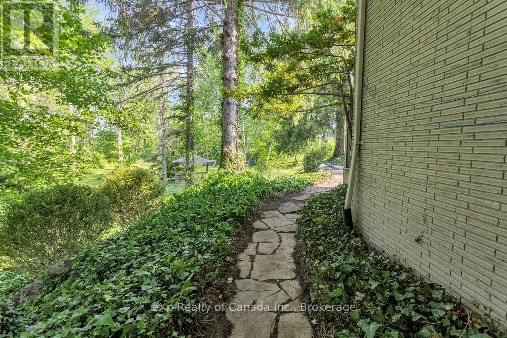 Property at 132 NORTH STREET E image 4