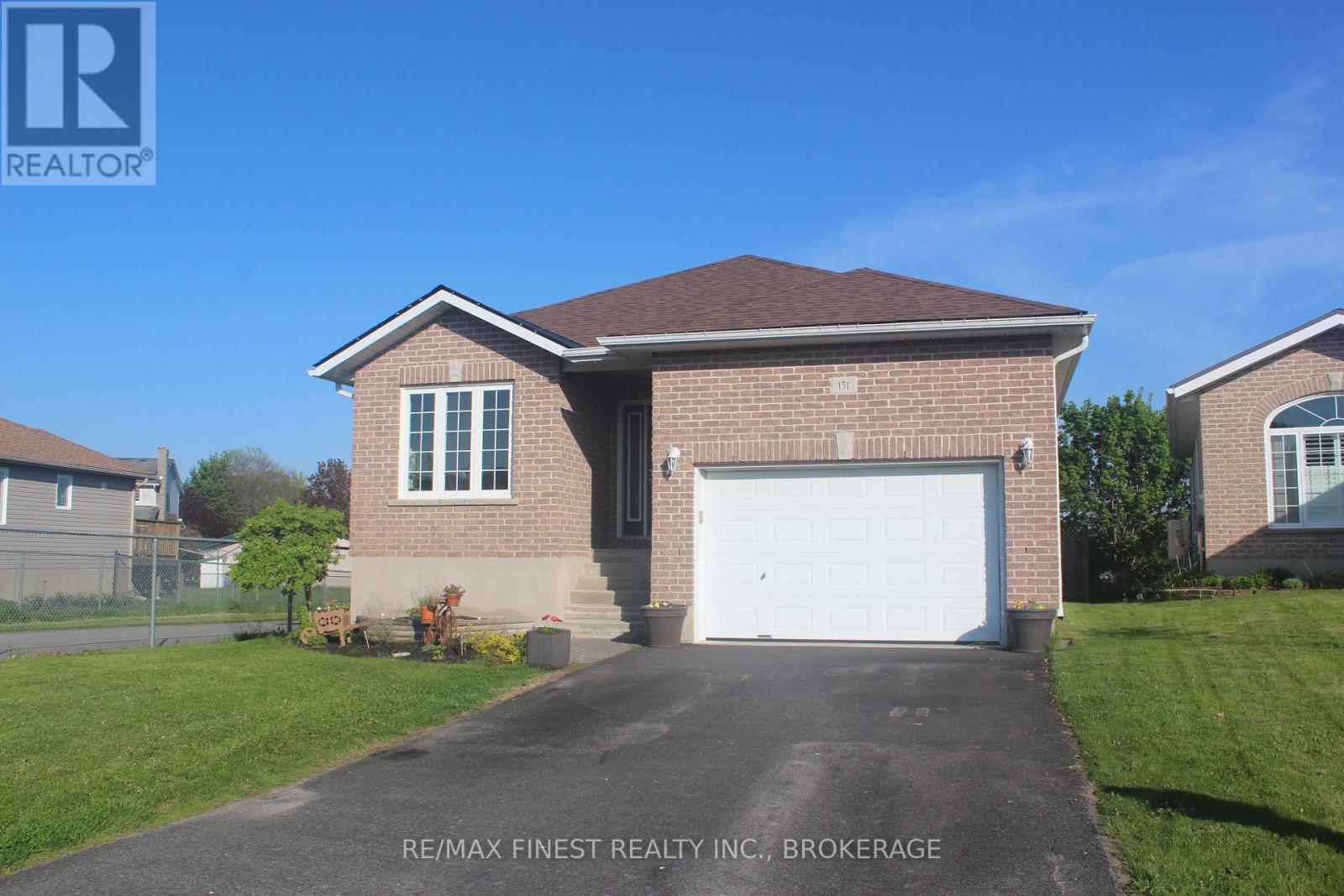 Property at 151 MACDOUGALL DRIVE image 3