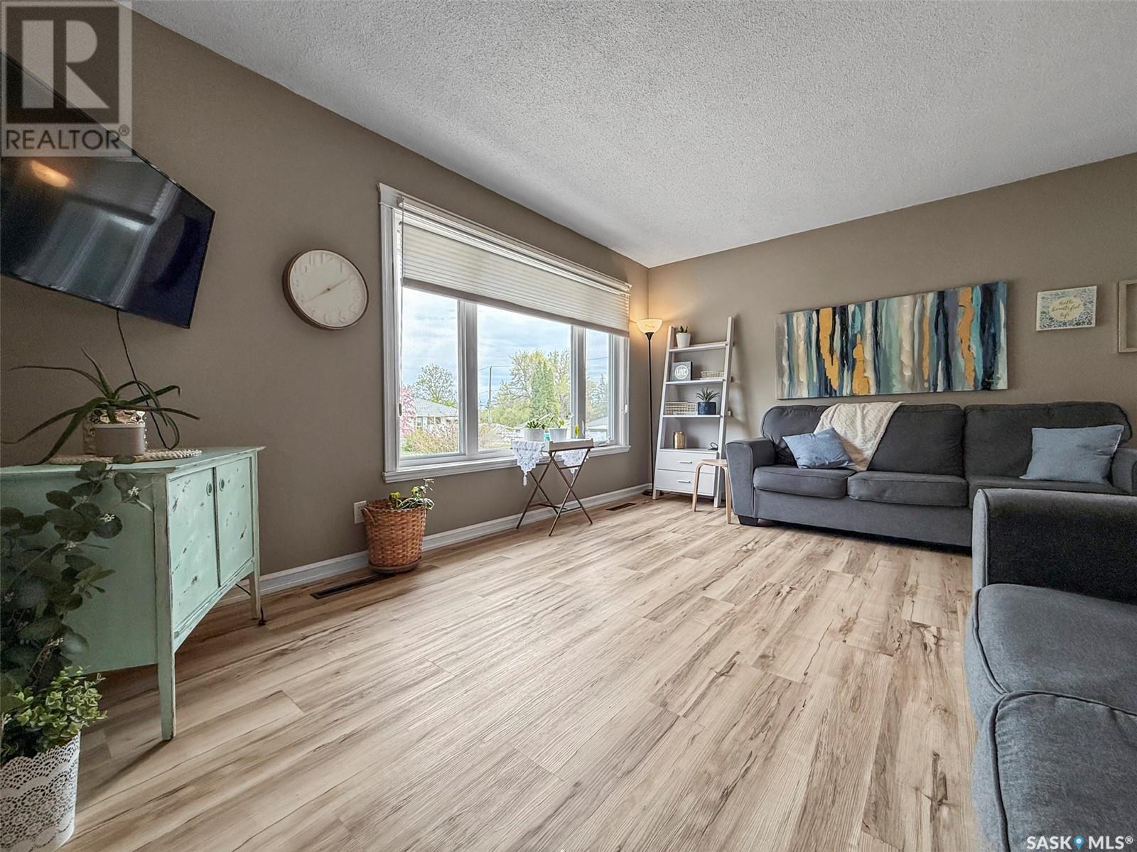 830 2nd Avenue Ne, Swift Current, Saskatchewan  S9H 2G1 - Photo 4 - SK005991