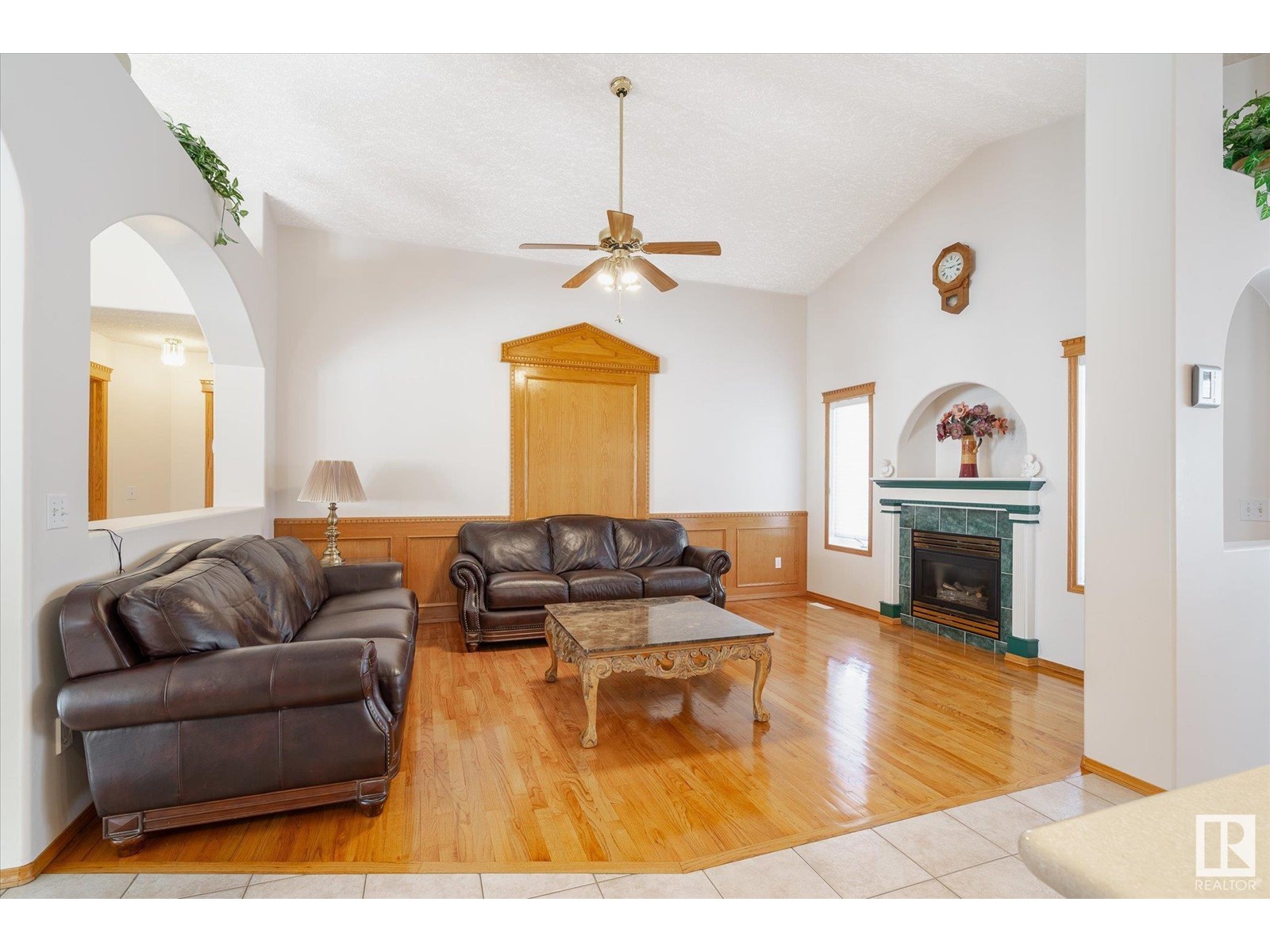 Property at 15939 88 ST NW image 3