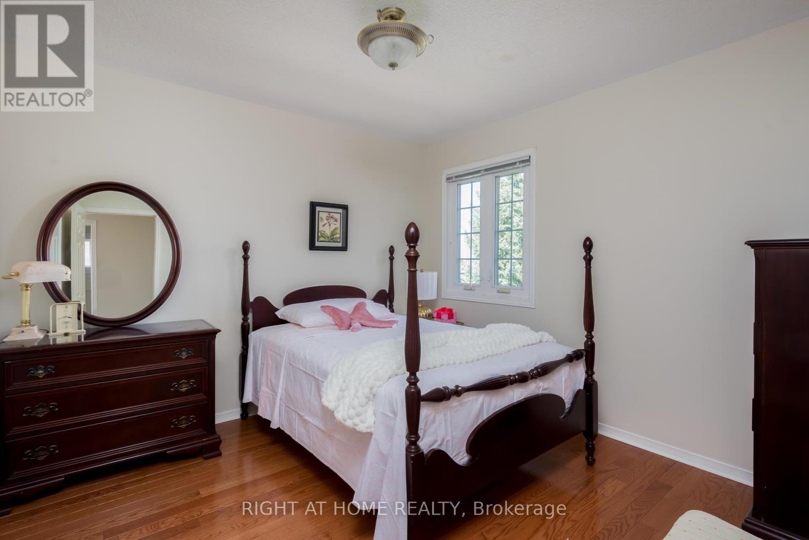 1532 Roseway Drive, Mississauga, Ontario  L5M 5M6 - Photo 19 - W12155732
