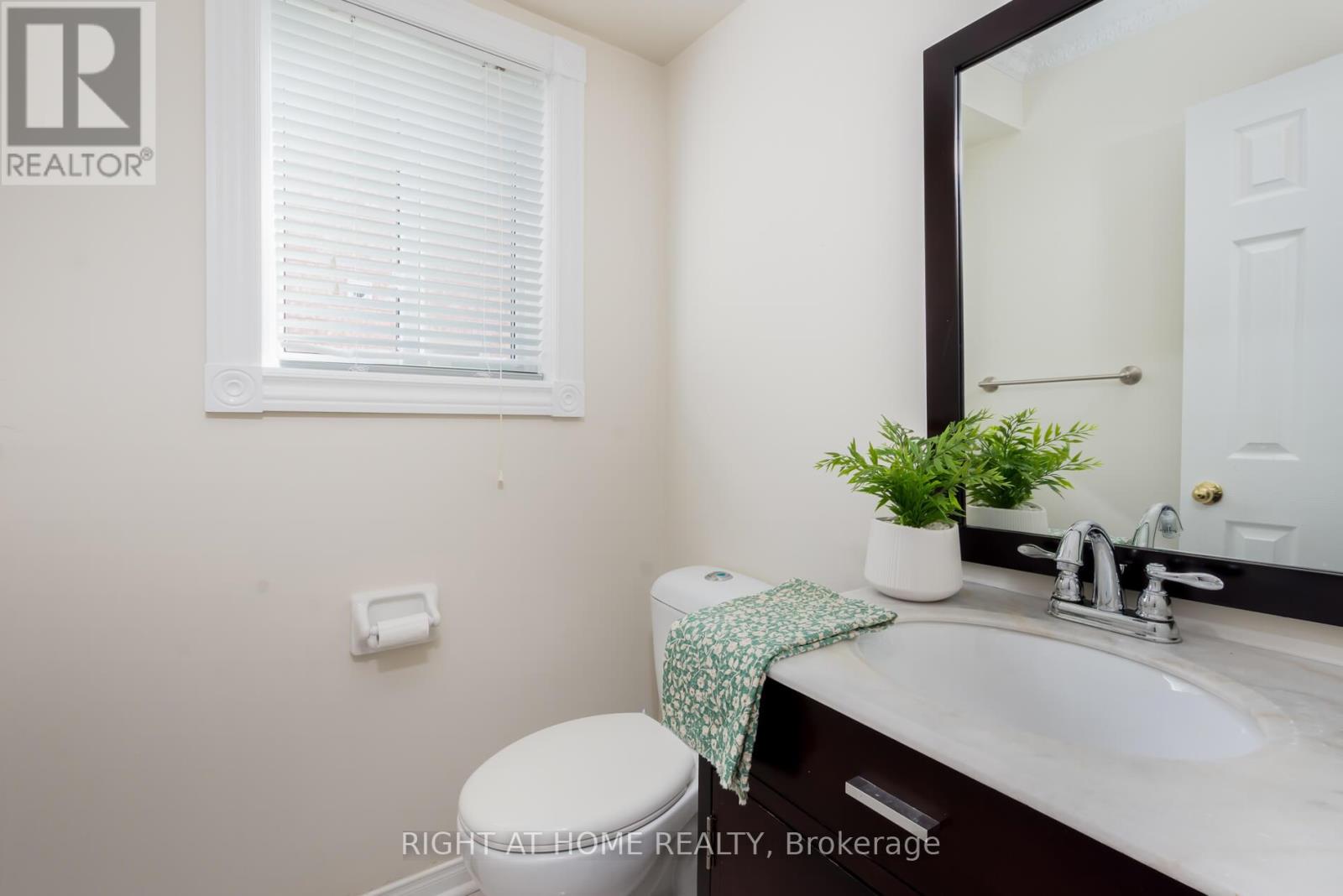 1532 Roseway Drive, Mississauga, Ontario  L5M 5M6 - Photo 21 - W12155732