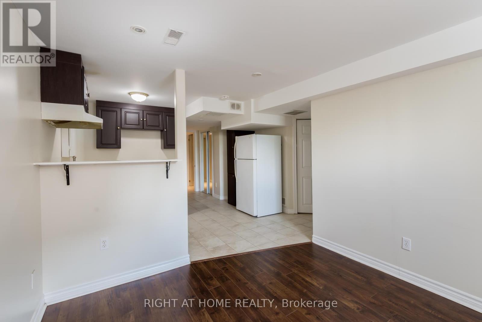 1532 Roseway Drive, Mississauga, Ontario  L5M 5M6 - Photo 27 - W12155732