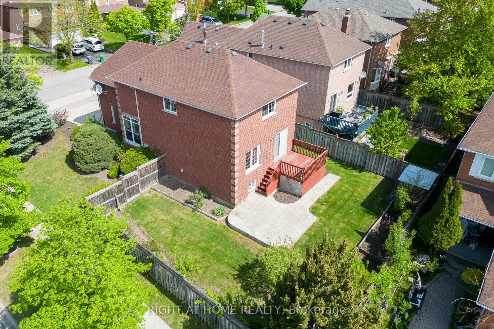 1532 Roseway Drive, Mississauga, Ontario  L5M 5M6 - Photo 31 - W12155732