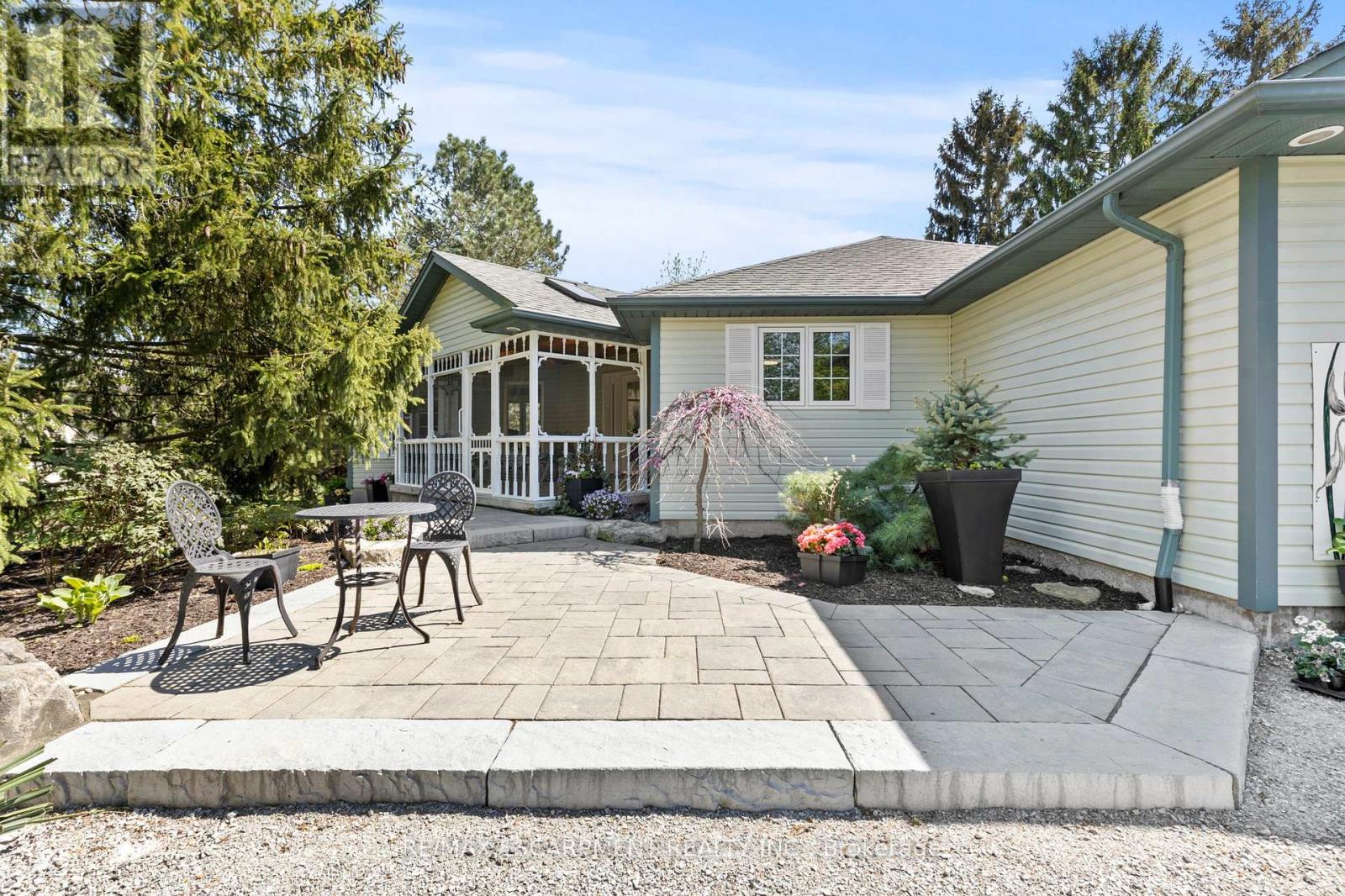 Property at 4160 STANLEY STREET image 4
