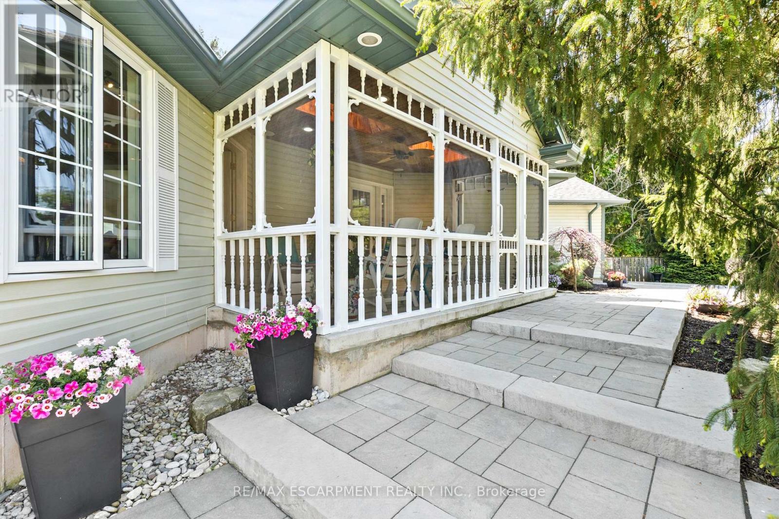 Property at 4160 STANLEY STREET image 5