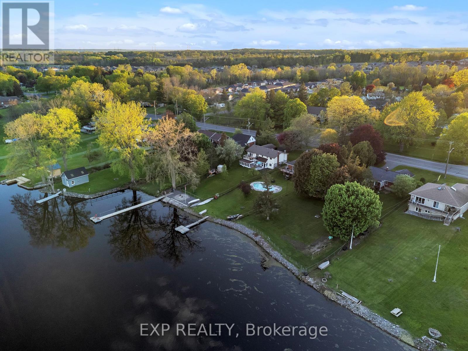 Property at 390 DUNDAS STREET W image 3