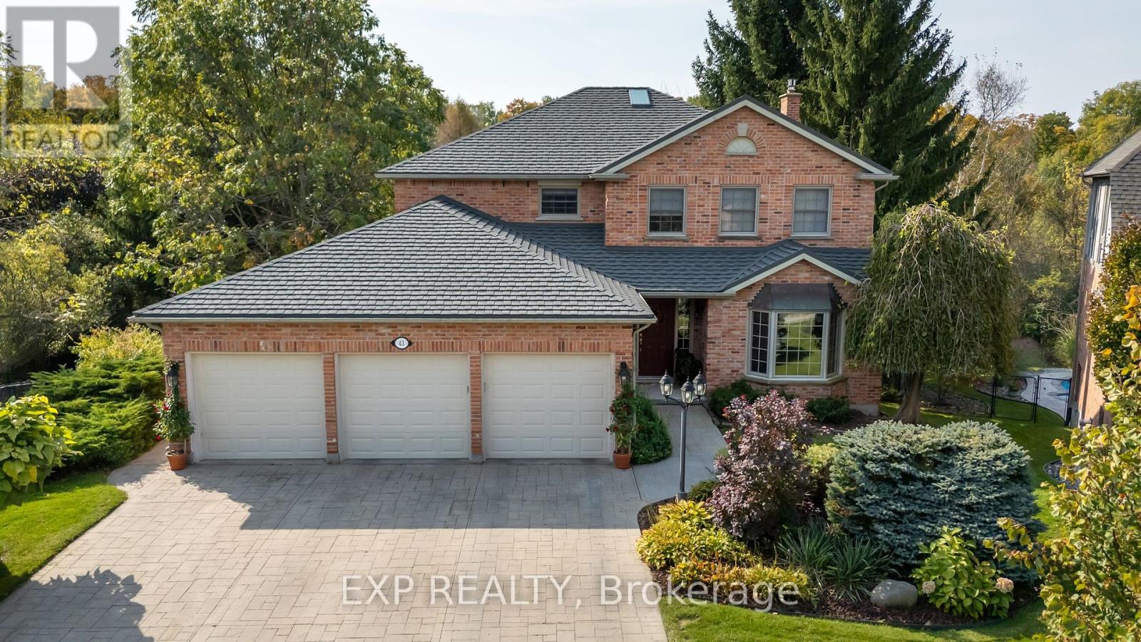 43 Glenridge Crescent