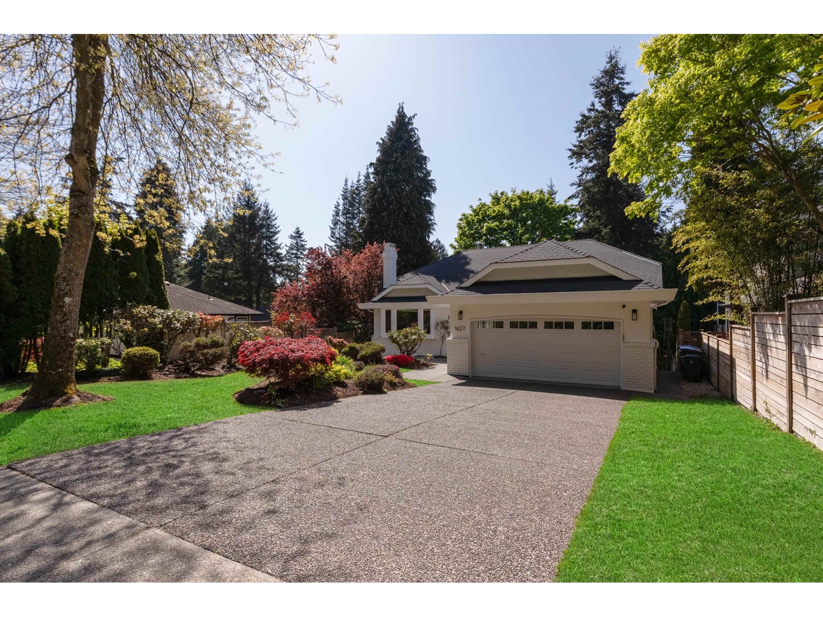 Property at 1627 127 STREET image 2