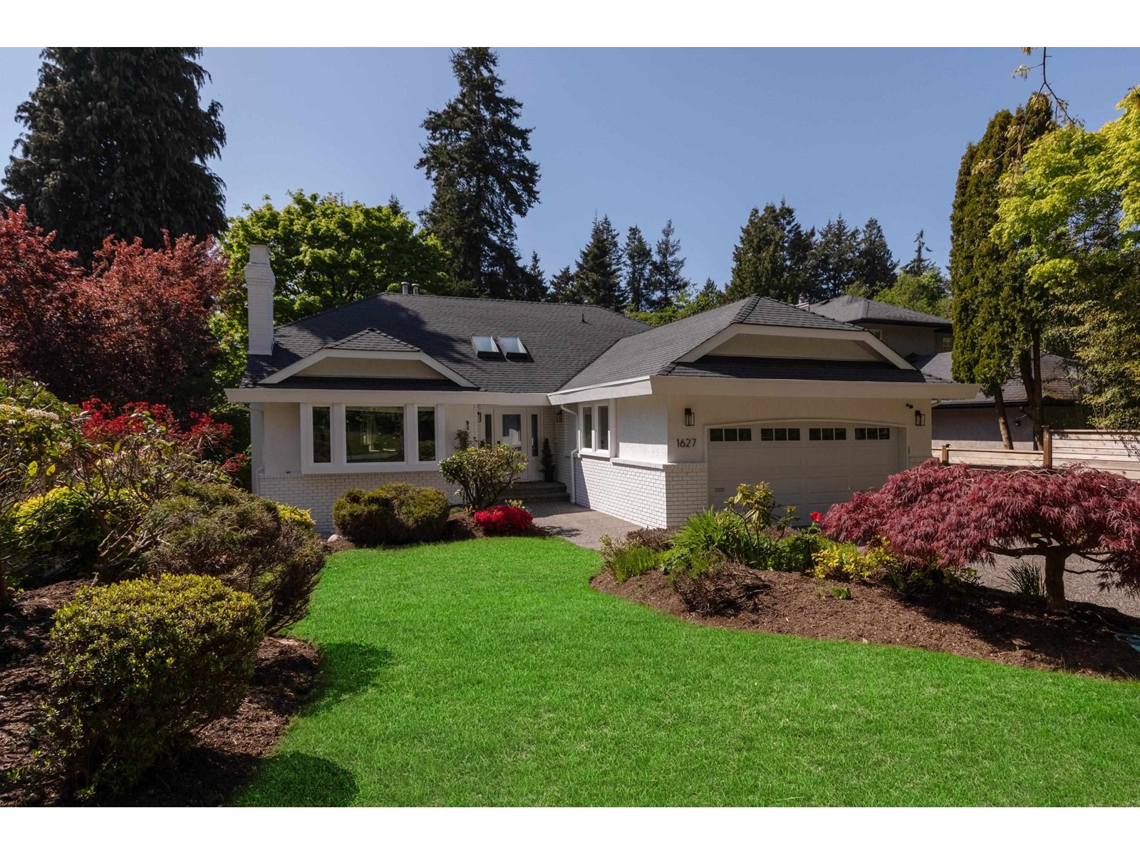 Property at 1627 127 STREET image 3