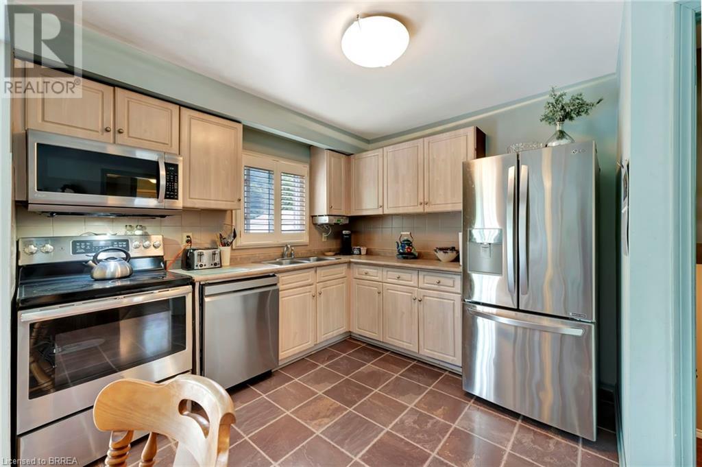 136 Brantwood Park Road, Brantford, Ontario N3P 1G3 - Photo 12 - 40729031