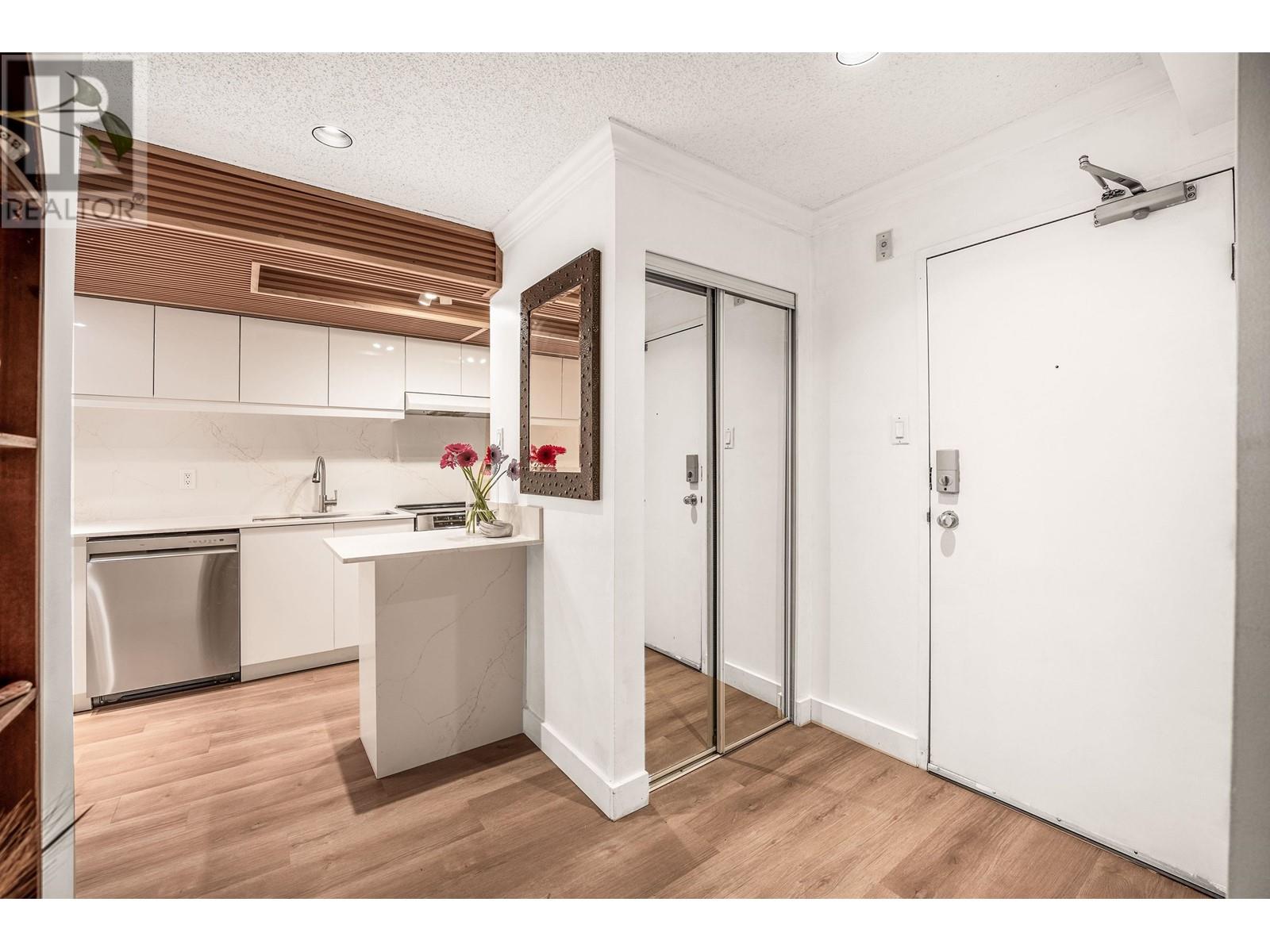 216 1500 Pendrell Street, Vancouver, British Columbia  V6G 3A5 - Photo 3 - R3003978