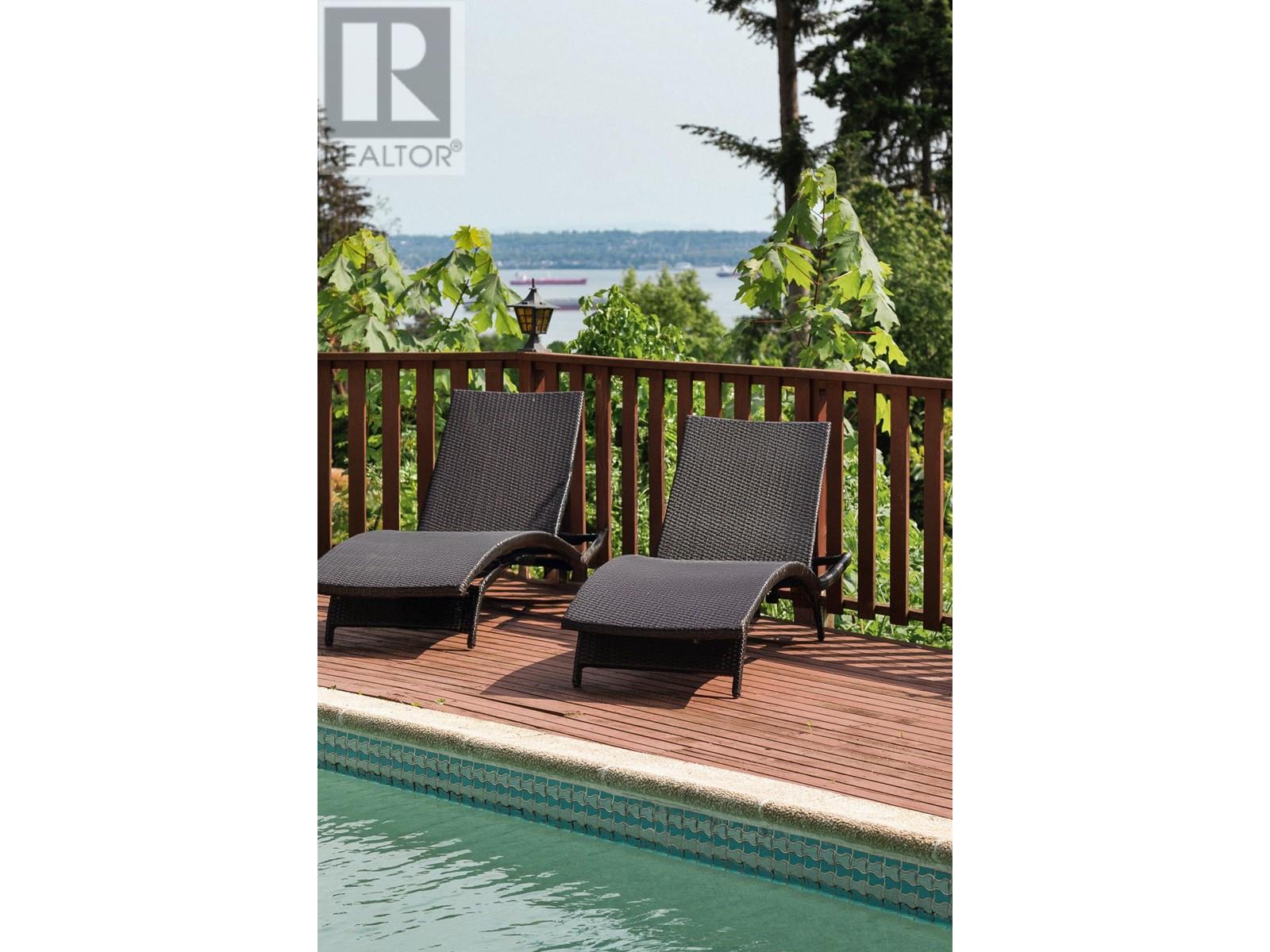 2750 Rosebery Avenue, West Vancouver, British Columbia  V7V 3A2 - Photo 25 - R3003996