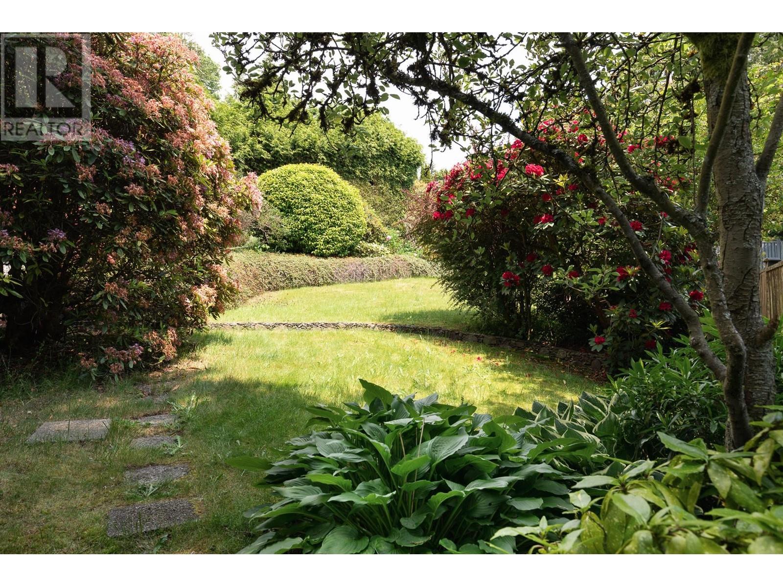 2750 Rosebery Avenue, West Vancouver, British Columbia  V7V 3A2 - Photo 27 - R3003996