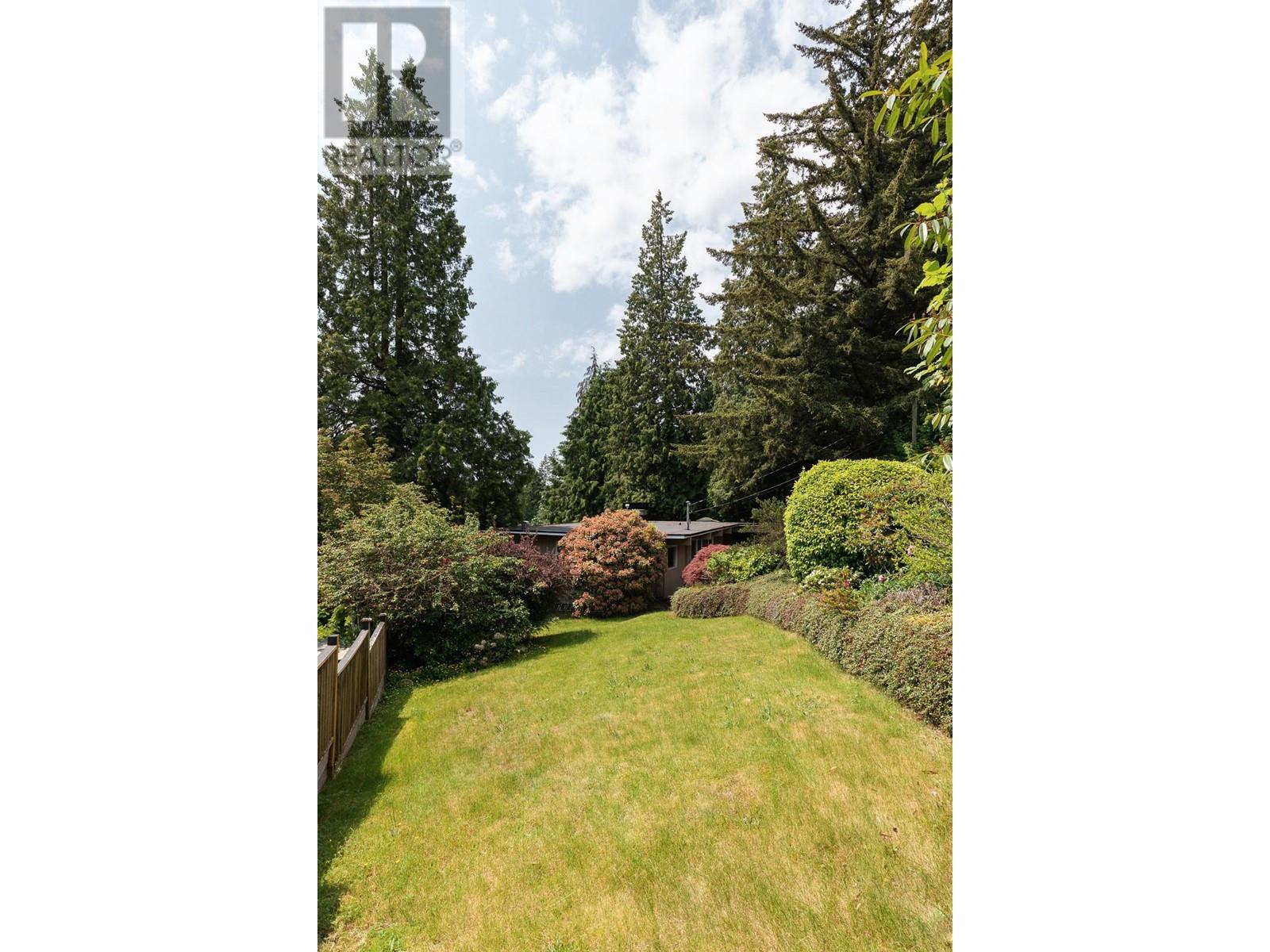 2750 Rosebery Avenue, West Vancouver, British Columbia  V7V 3A2 - Photo 33 - R3003996
