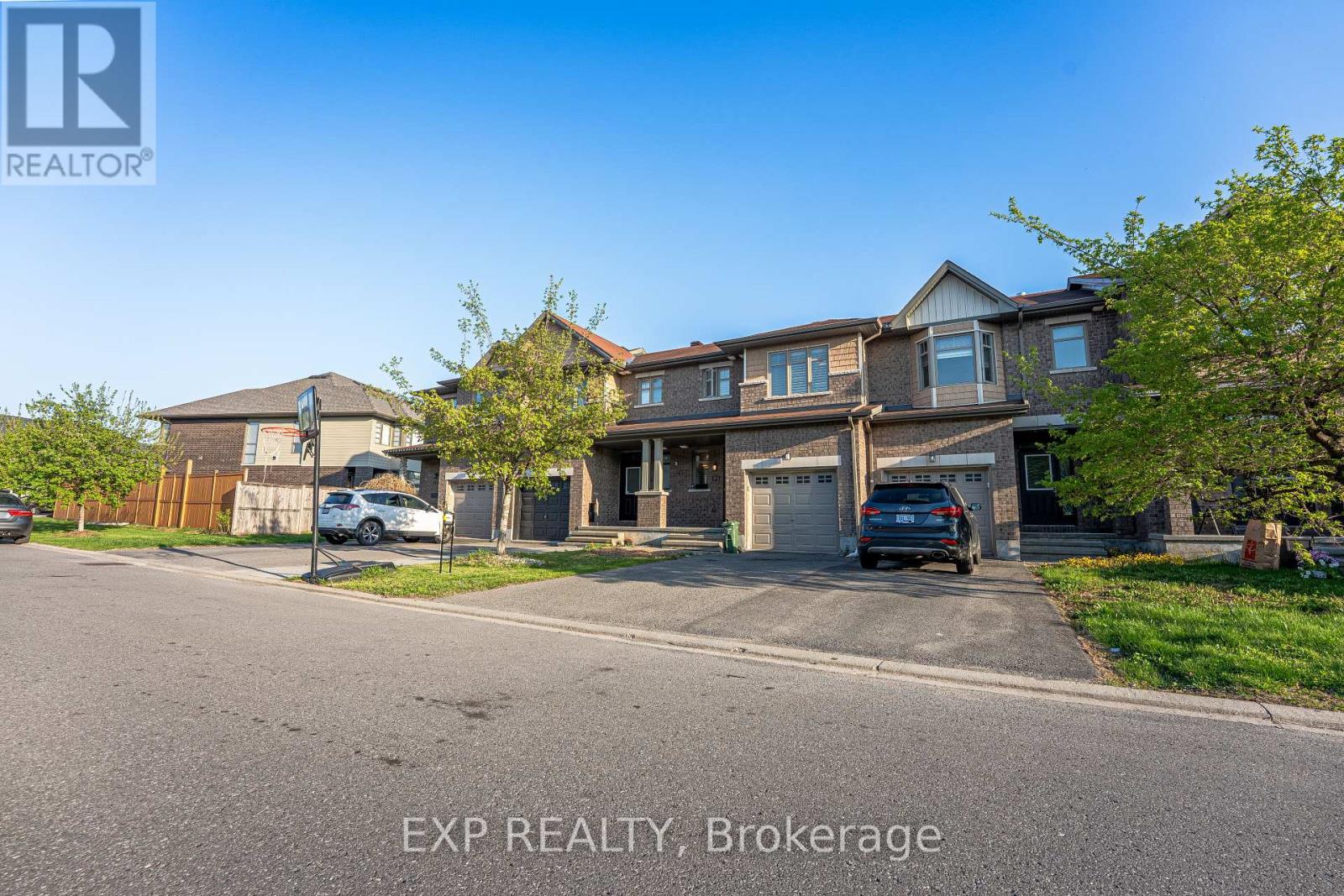 137 Hawkeswood Drive, Ottawa, Ontario  K4M 0E6 - Photo 3 - X12155749