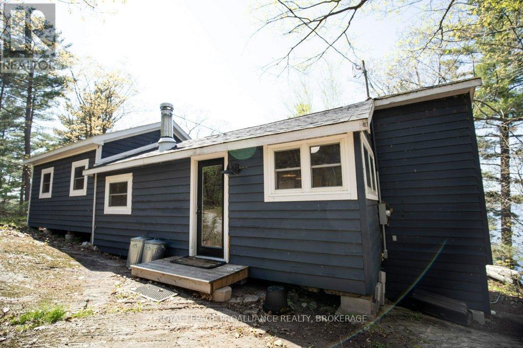 1055b Vilalta Lane, Frontenac, Ontario  K0H 1T0 - Photo 26 - X12153961