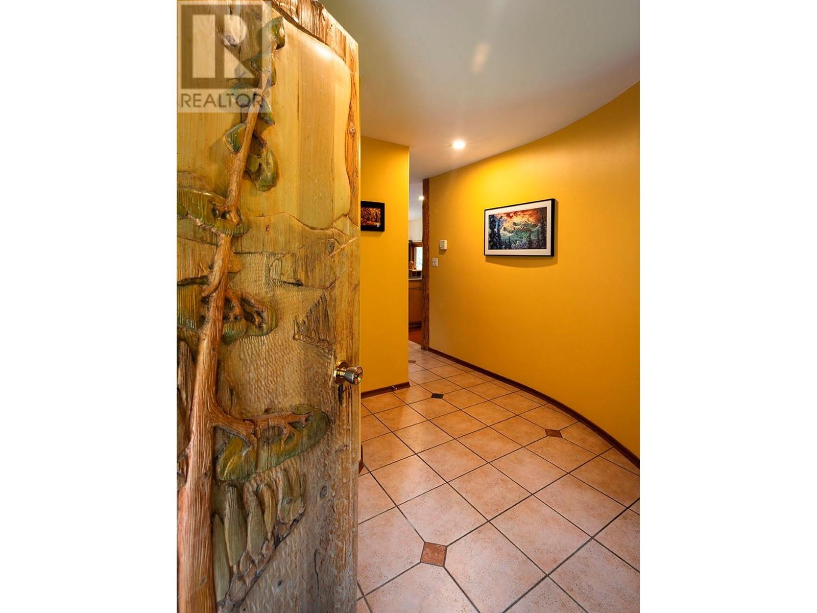 3230 The Middle Road, Nelson, British Columbia  V1L 6M3 - Photo 7 - 10348407