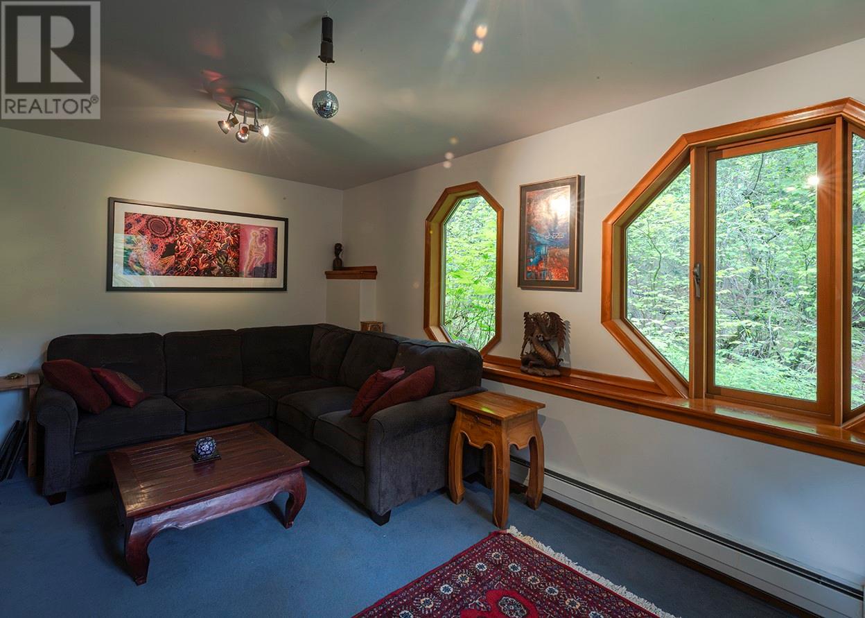 3230 The Middle Road, Nelson, British Columbia  V1L 6M3 - Photo 44 - 10348407