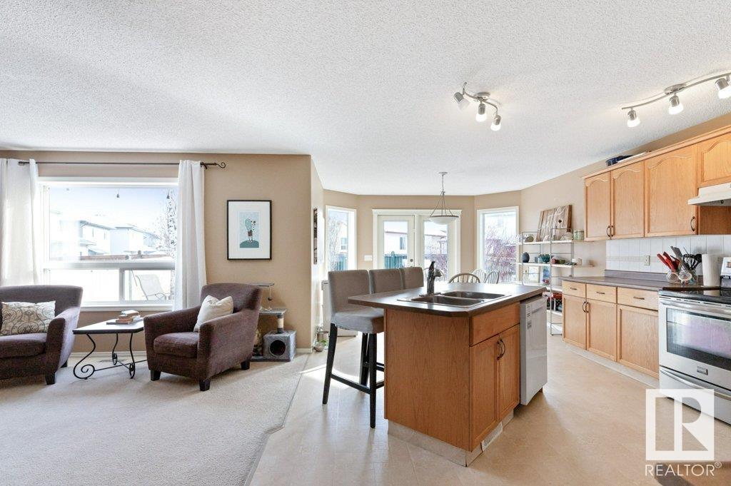Property at 10 Westwood LN image 3