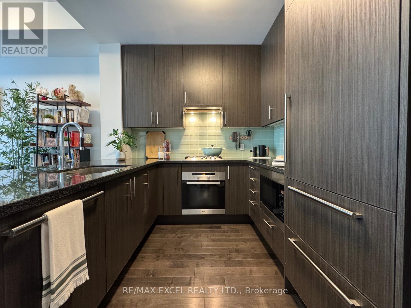 528 - 29 Queens Quay E, Toronto (Waterfront Communities), Ontario  M5E 0A4 - Photo 7 - C12154474