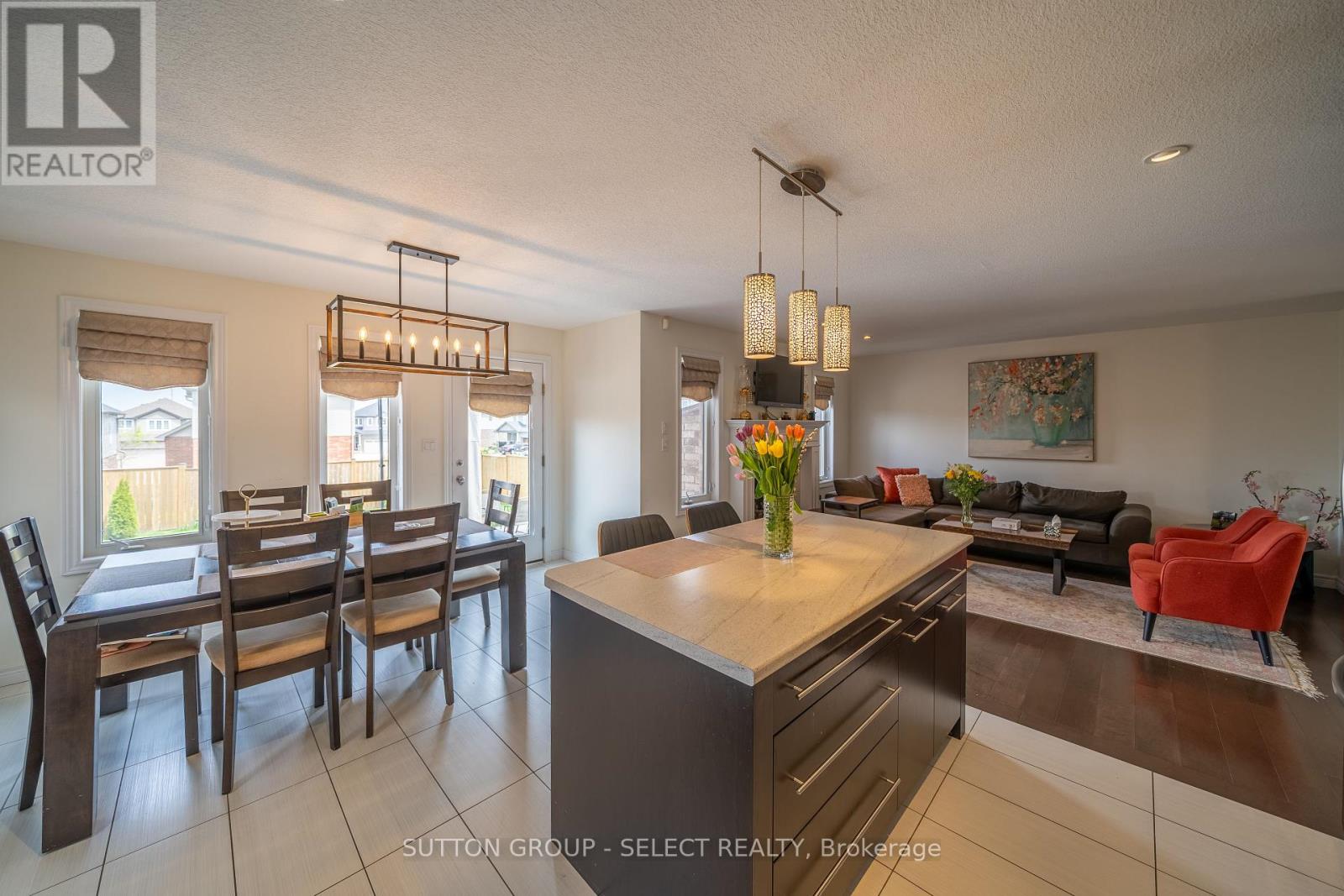 1825 Couldridge Way, London North (North S), Ontario  N6G 0L6 - Photo 8 - X12155396