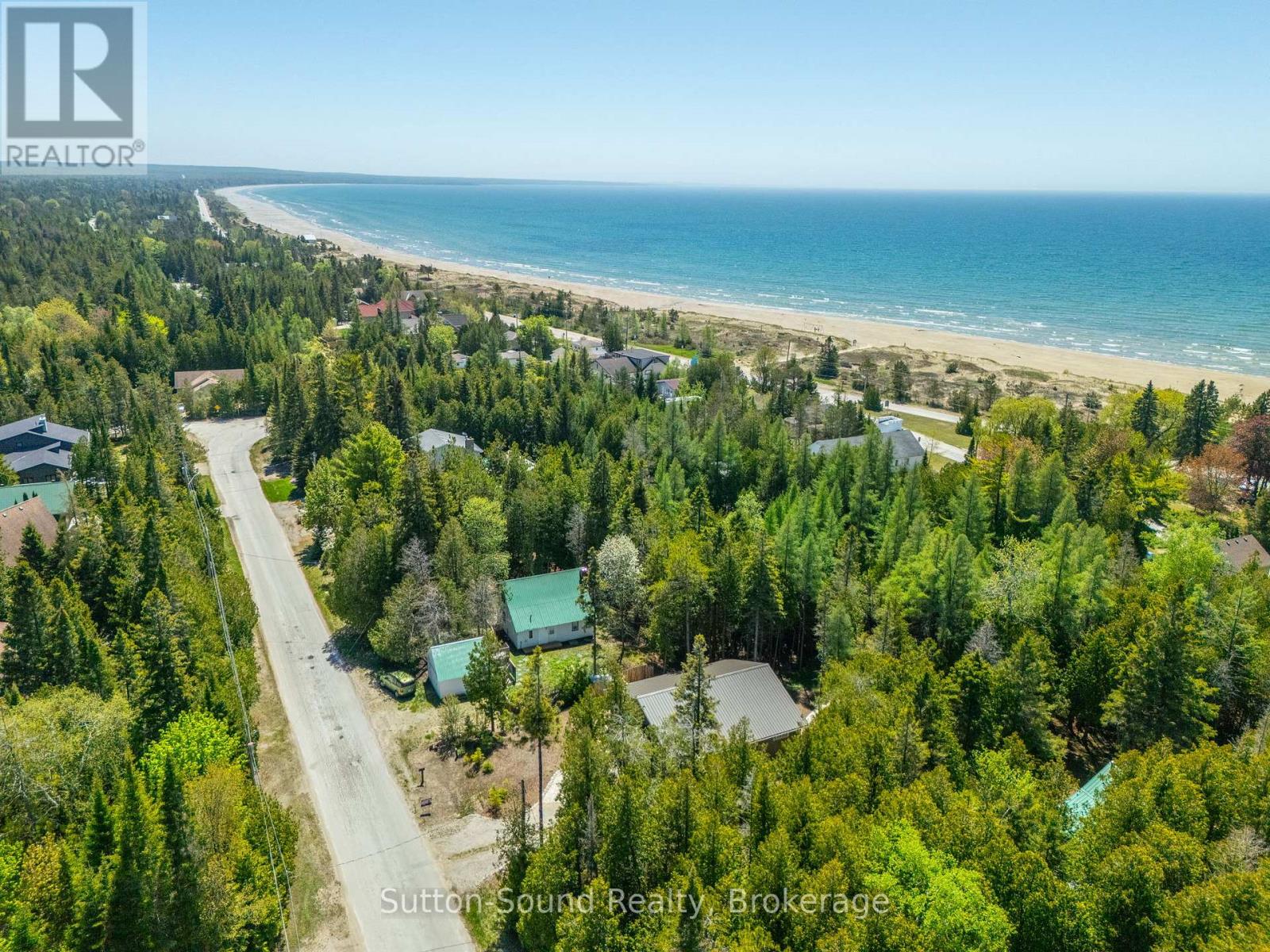 914 Second Avenue N, South Bruce Peninsula, Ontario  N0H 2G0 - Photo 38 - X12155783
