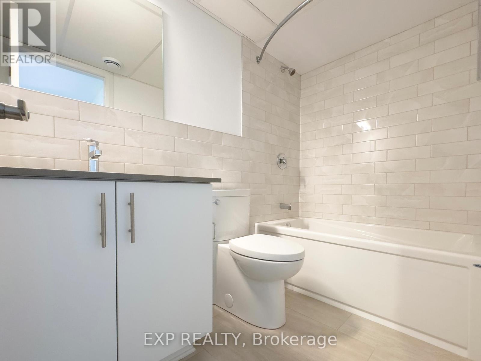 C - 25 Fair Oaks Crescent, Ottawa, Ontario  K2G 4W6 - Photo 16 - X12155770