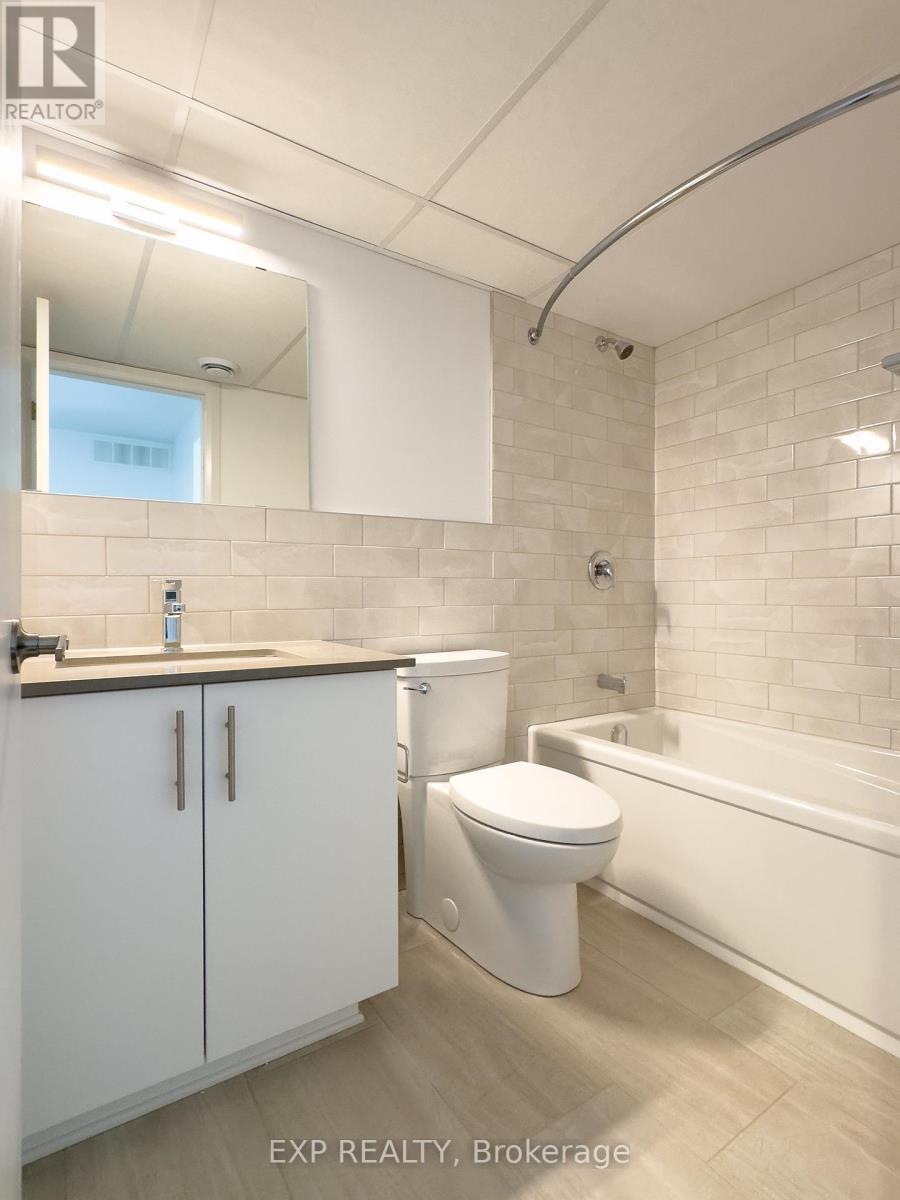 C - 25 Fair Oaks Crescent, Ottawa, Ontario  K2G 4W6 - Photo 17 - X12155770