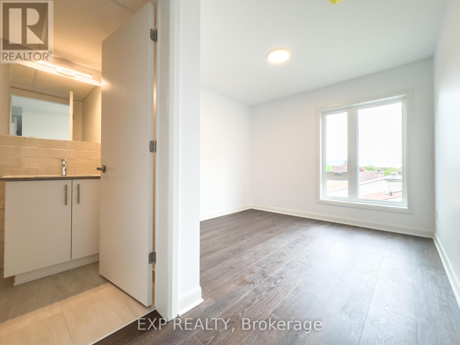 C - 25 Fair Oaks Crescent, Ottawa, Ontario  K2G 4W6 - Photo 18 - X12155770
