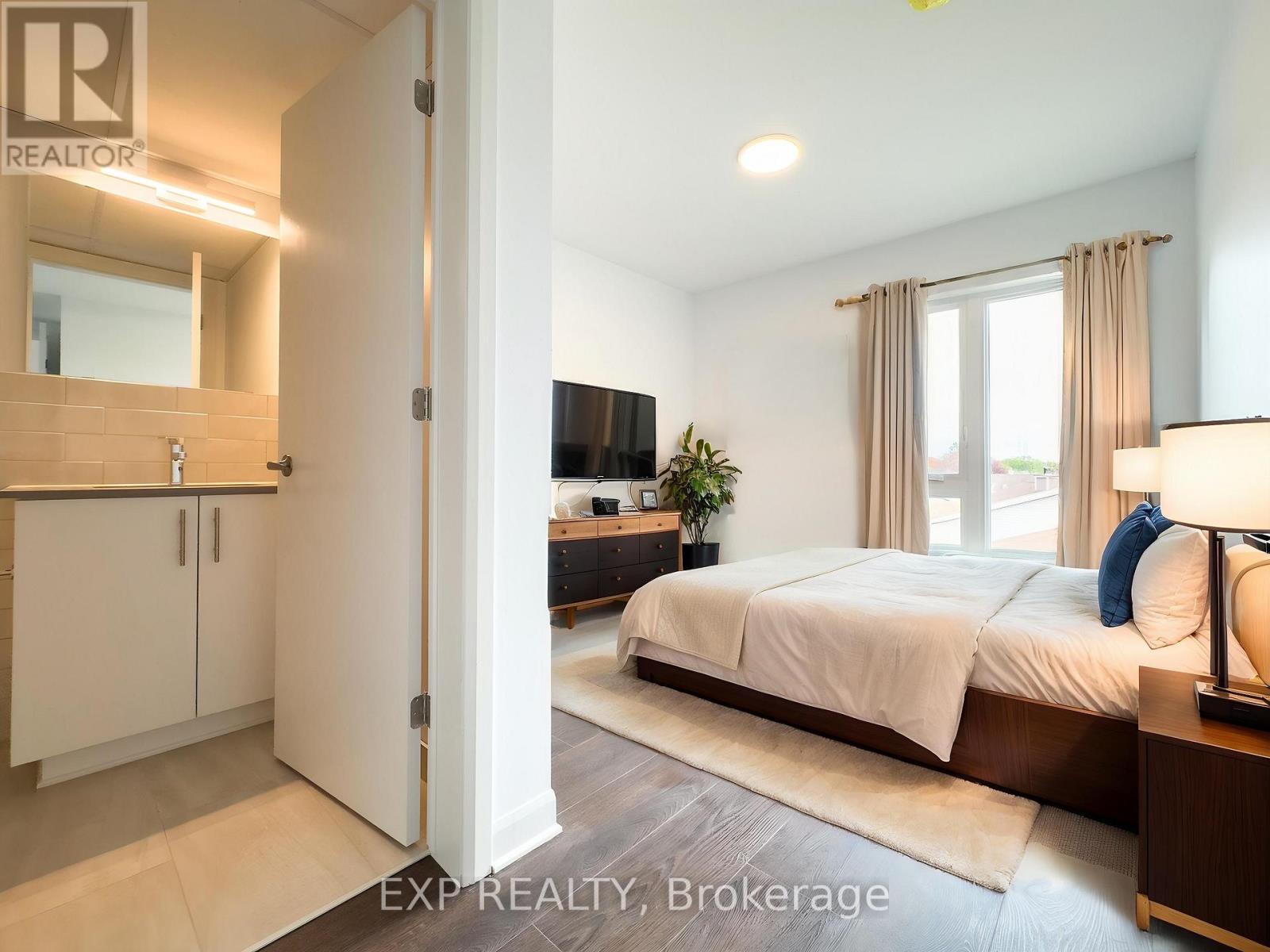 C - 25 Fair Oaks Crescent, Ottawa, Ontario  K2G 4W6 - Photo 21 - X12155770