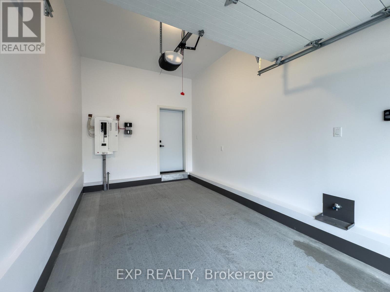 C - 25 Fair Oaks Crescent, Ottawa, Ontario  K2G 4W6 - Photo 24 - X12155770
