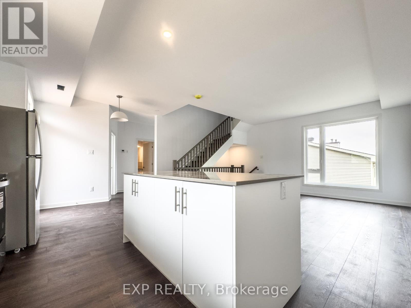 C - 25 Fair Oaks Crescent, Ottawa, Ontario  K2G 4W6 - Photo 6 - X12155770