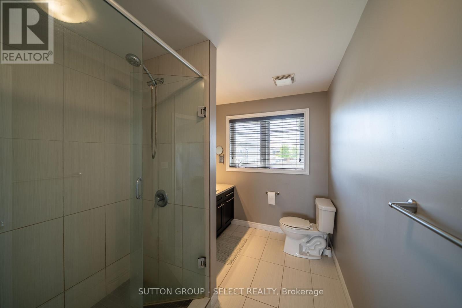 1825 Couldridge Way, London North (North S), Ontario  N6G 0L6 - Photo 16 - X12155396