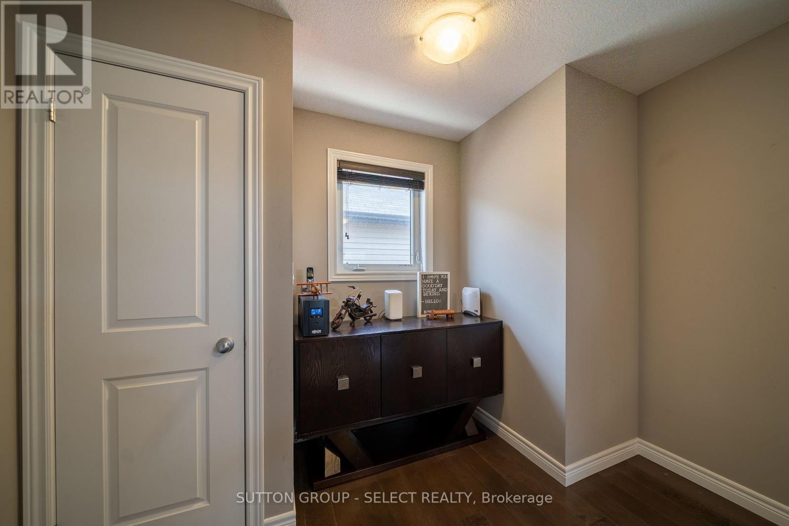 1825 Couldridge Way, London North (North S), Ontario  N6G 0L6 - Photo 21 - X12155396