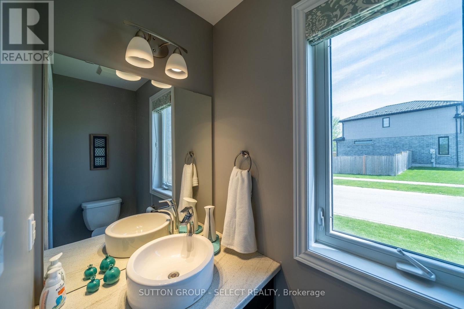 1825 Couldridge Way, London North (North S), Ontario  N6G 0L6 - Photo 22 - X12155396