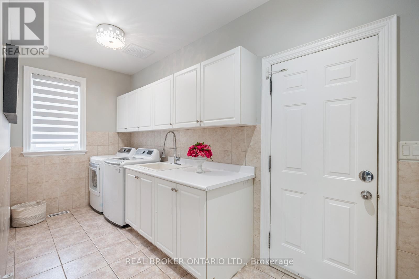 294 Sunset Beach Road, Richmond Hill, Ontario  L4E 3H2 - Photo 19 - N12155787