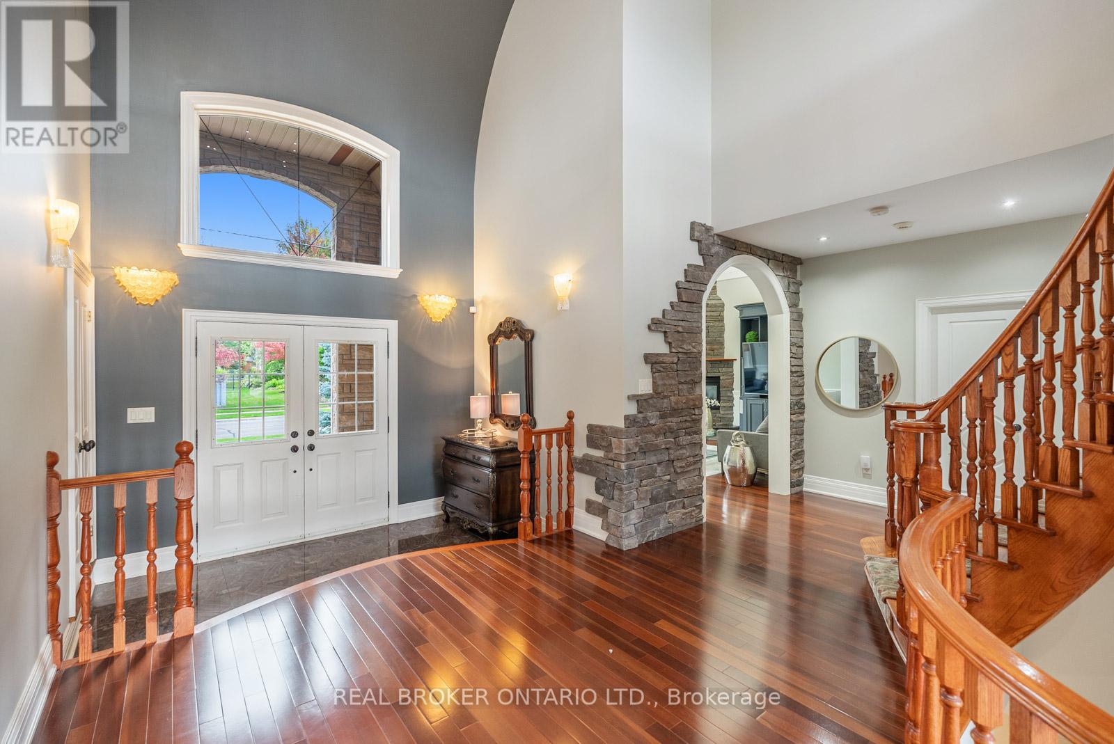 294 Sunset Beach Road, Richmond Hill, Ontario  L4E 3H2 - Photo 4 - N12155787