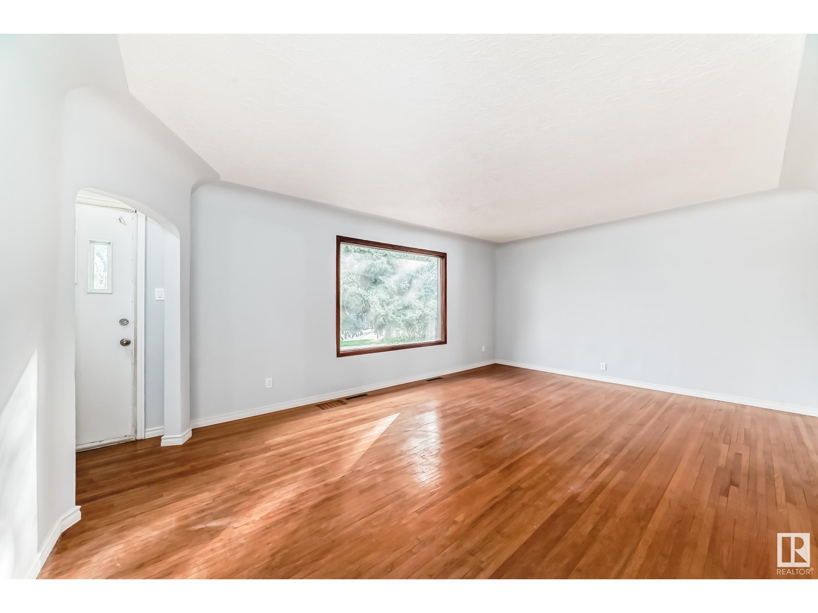 Property at 13003 SHERBROOKE AV NW image 4