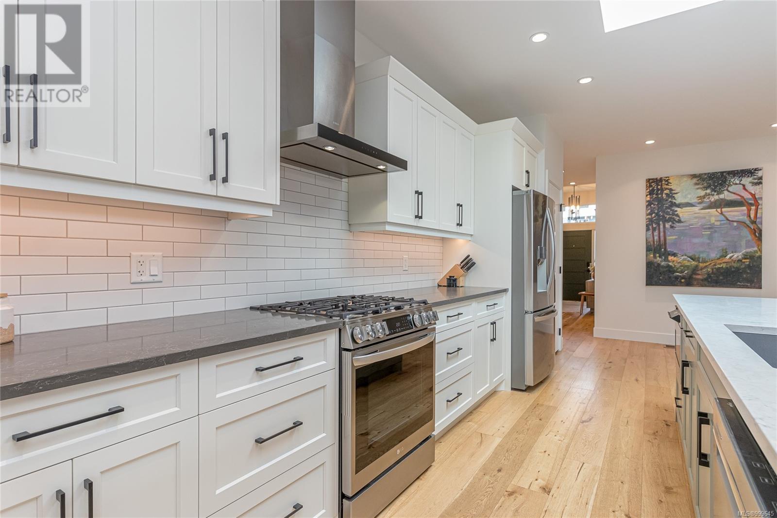 Property at 6237 Highwood Dr image 2