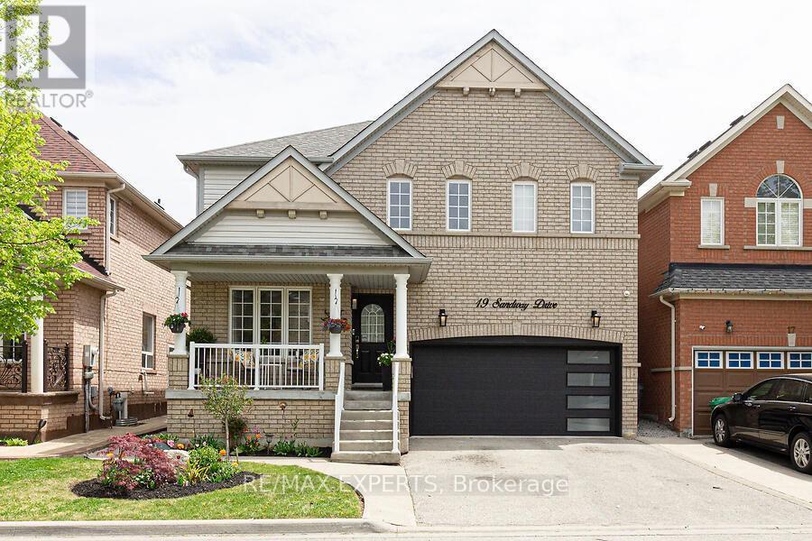 19 SANDWAY DRIVE, Brampton, Ontario