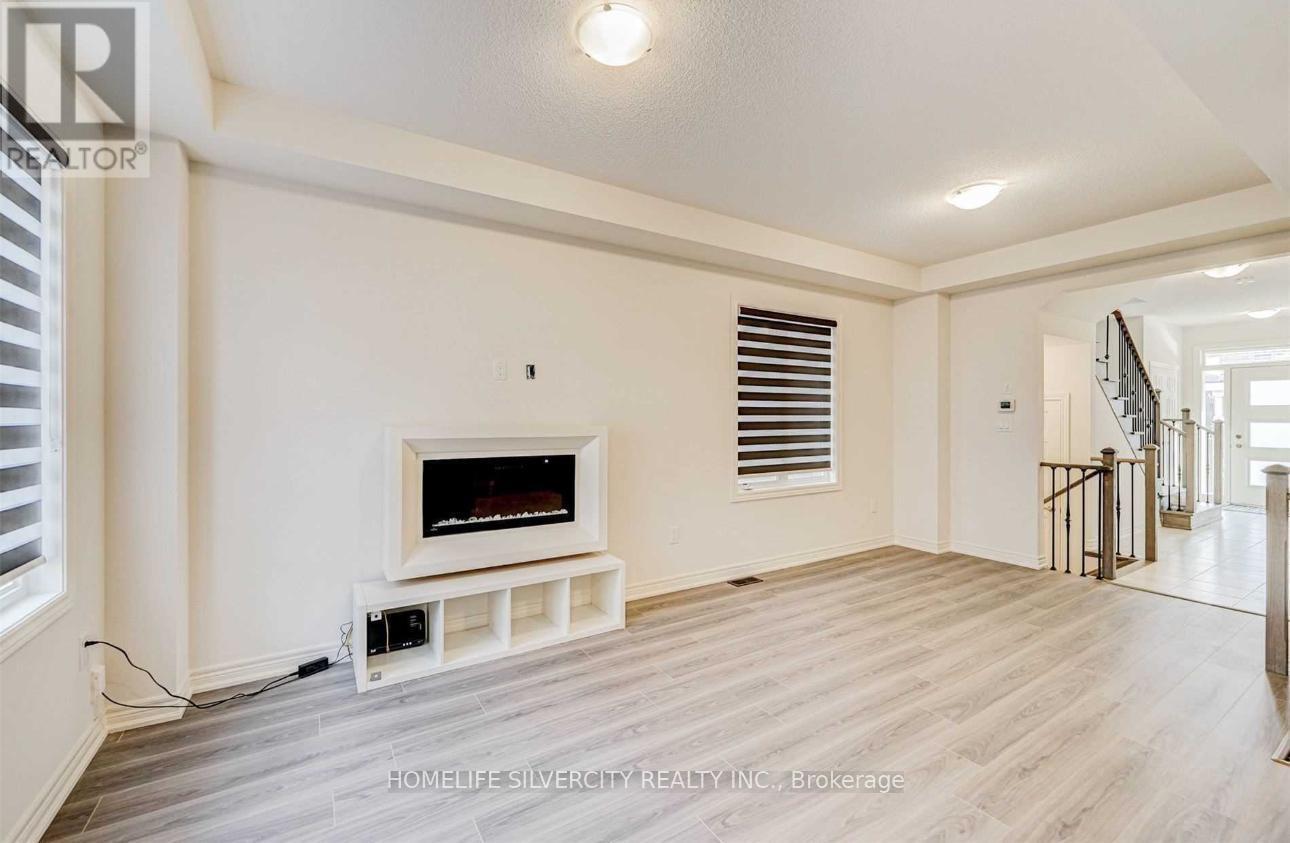 21 Westfield Crescent, Hamilton, Ontario  L8B 1Y1 - Photo 6 - X12155780